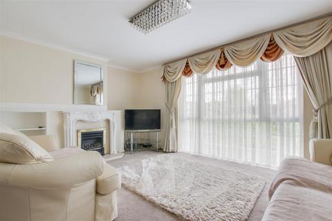 55 Westmeade Close Rosedale, Cheshunt, Waltham Cross, EN7 6JR