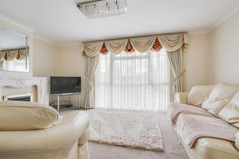 55 Westmeade Close Rosedale, Cheshunt, Waltham Cross, EN7 6JR