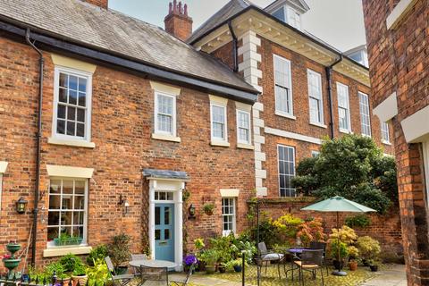 2 bedroom house for sale, Newport Place, Shrewsbury