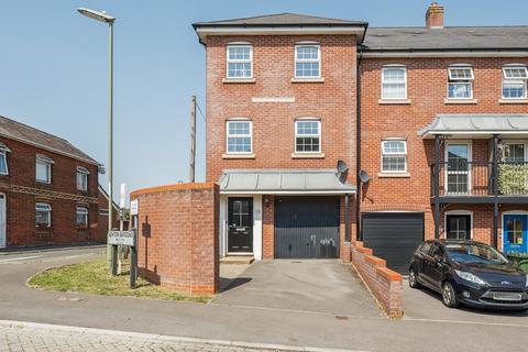 4 bedroom semi-detached house for sale, Ashton Gardens, Hampshire SO50