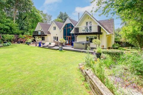 6 bedroom detached house for sale, Bushes Road, Stourpaine