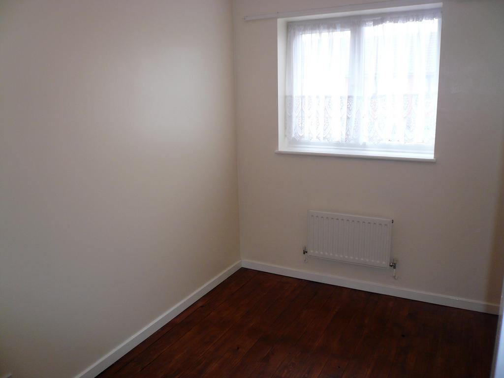 Bedroom 2.JPG
