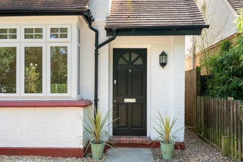 9 Aston Road, Claygate, Esher, KT10 0RR