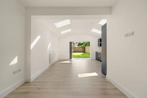 9 Aston Road, Claygate, Esher, KT10 0RR