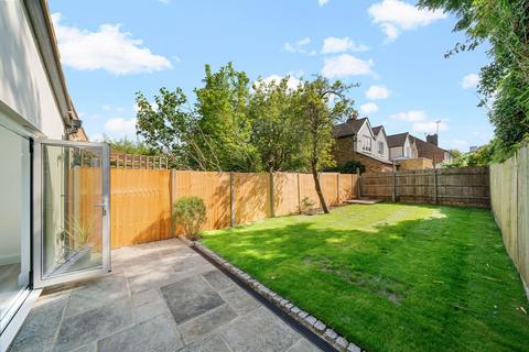9 Aston Road, Claygate, Esher, KT10 0RR