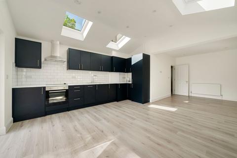 9 Aston Road, Claygate, Esher, KT10 0RR