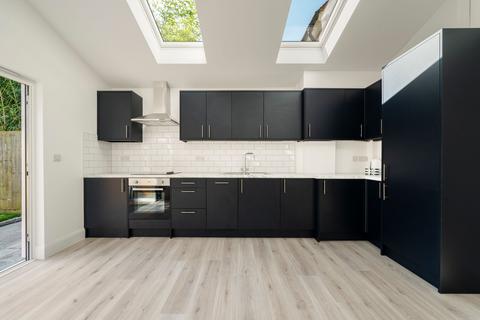 9 Aston Road, Claygate, Esher, KT10 0RR