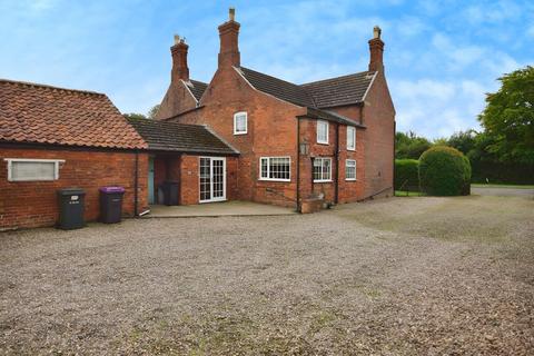 4 bedroom detached house for sale, Main Road, Utterby LN11