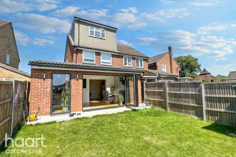 4 bedroom semi-detached house for sale, Bilsdale Close, Colchester