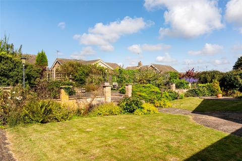 5 bedroom bungalow for sale, Chelveston Road, Raunds, Wellingborough, Northamptonshire, NN9