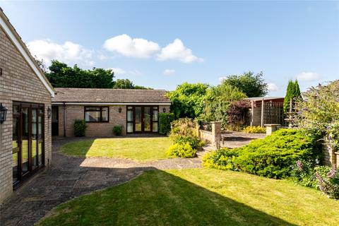 5 bedroom bungalow for sale, Chelveston Road, Raunds, Wellingborough, Northamptonshire, NN9