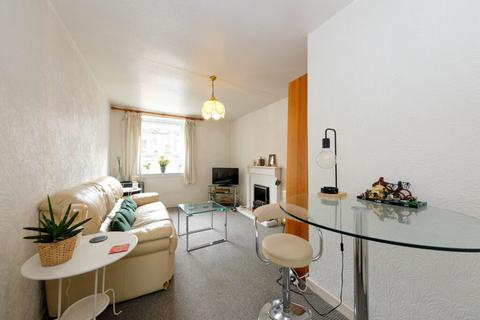 2 bedroom maisonette for sale, 230 Causewayside, Edinburgh, EH9 1UU