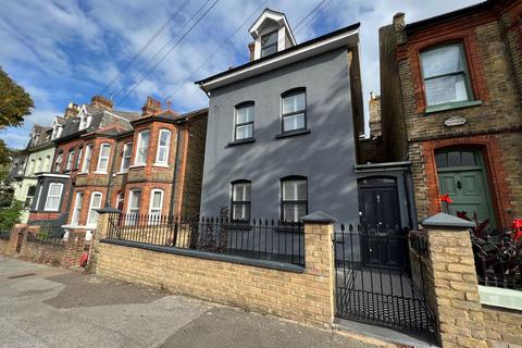 5 bedroom link detached house for sale, Grange Road, Ramsgate, CT11