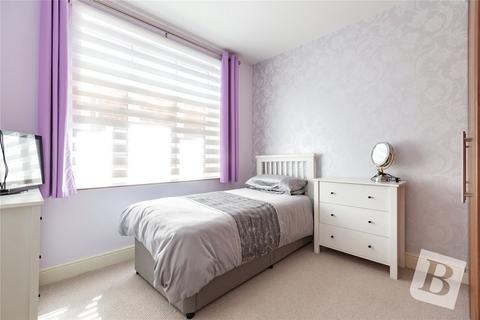45 Kent Drive, Hornchurch, RM12 6TD