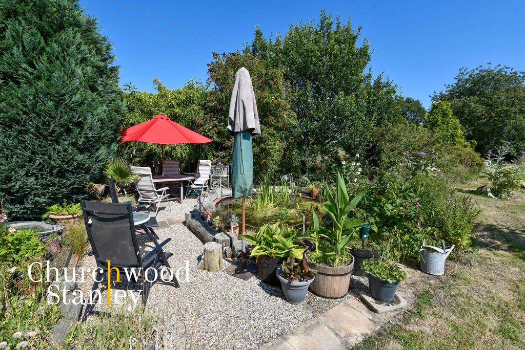 Pond and seating (acre plot)