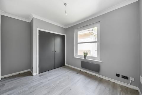 2 bedroom flat for sale, Bishopstoke Road, Hampshire SO50