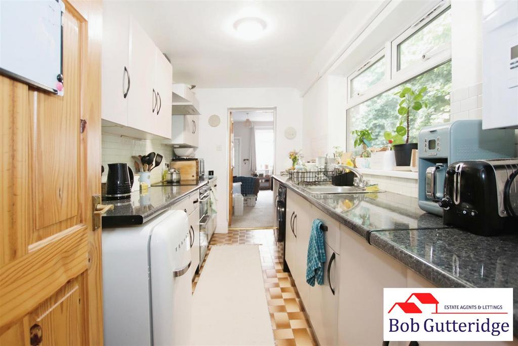 Fitted kitchen