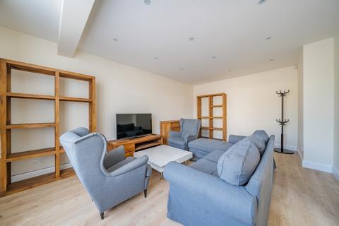 4 bedroom house to rent, Chanctonbury Way Woodside Park N12