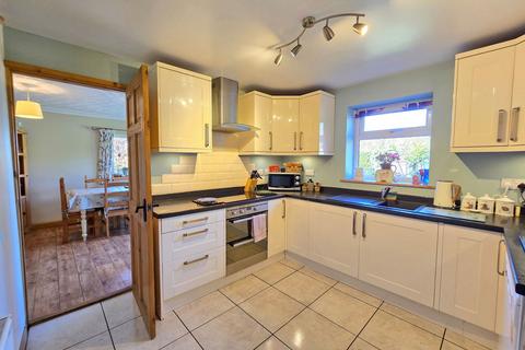 4 bedroom detached bungalow for sale, Launceston PL15