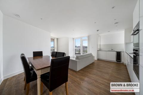 3 bedroom apartment to rent, Cable Walk, London SE10