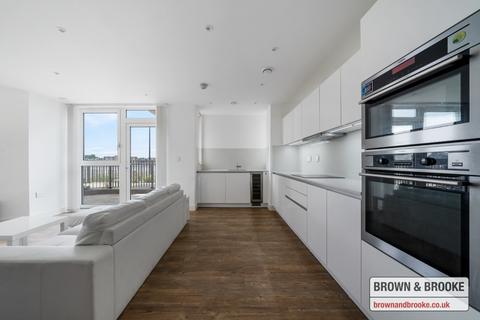 3 bedroom apartment to rent, Cable Walk, London SE10