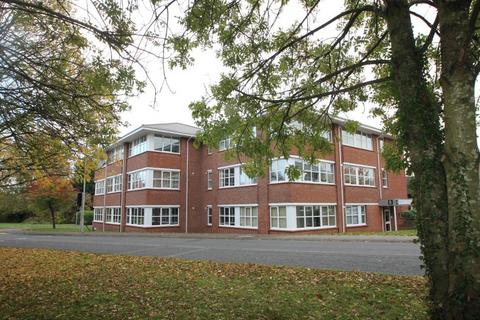 2 bedroom apartment to rent, Trinity Court, Berkshire RG41