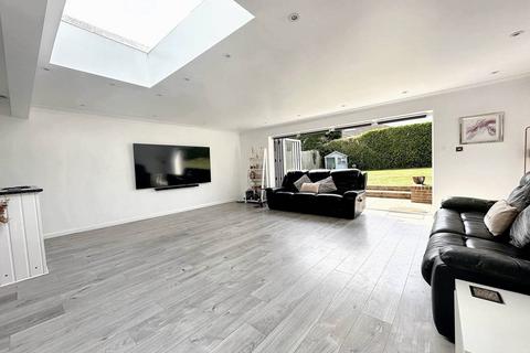 6 bedroom detached house for sale, Tyedean Road, Telscombe Cliffs, BN10 7AU