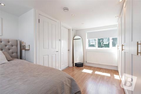 4 bedroom terraced house for sale, Cecil Avenue, Hornchurch, RM11