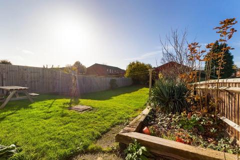3 bedroom semi-detached house for sale, Grenville Road, Aylesbury HP21