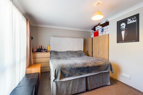 3 bedroom semi-detached house for sale, Grenville Road, Aylesbury HP21