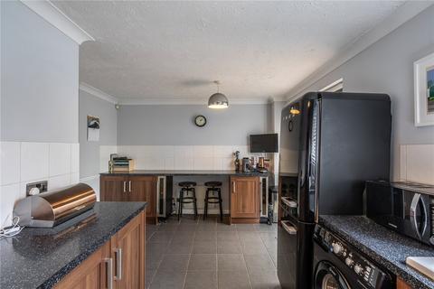 6 Mirfield Close, Pendeford, Wolverhampton, WV9 5RW