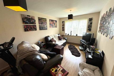 2 bedroom flat for sale, Royal Drive Preston PR2 3AF