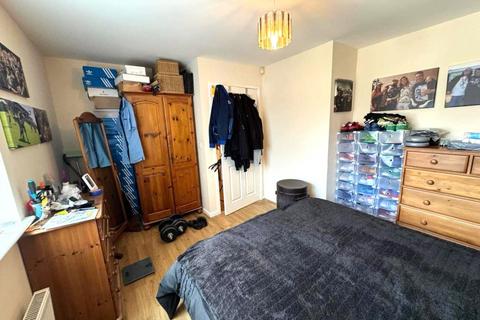 2 bedroom flat for sale, Royal Drive Preston PR2 3AF