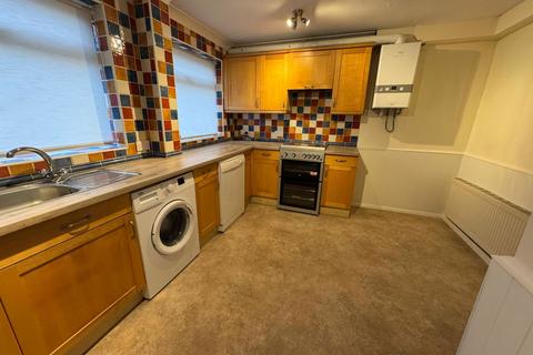 3 bedroom terraced house to rent, Telford Avenue, Stevenage SG2