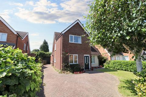 2 bedroom detached house for sale, Orchard Crescent, Stevenage, Hertfordshire, SG1