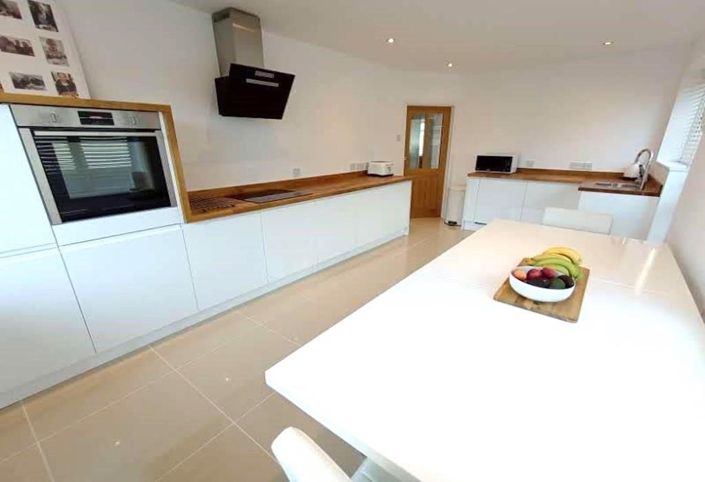 Chichester Drive West, Saltdean, BN2 8SF 3 bed detached bungalow for