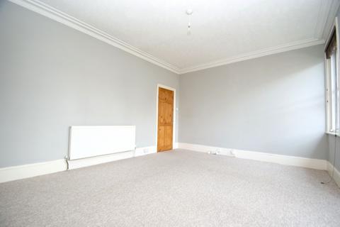 3 bedroom flat to rent, St Johns Church Road, Folkestone, CT19