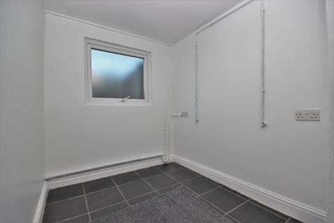 3 bedroom end of terrace house to rent, Ireland Street, Widnes, WA8