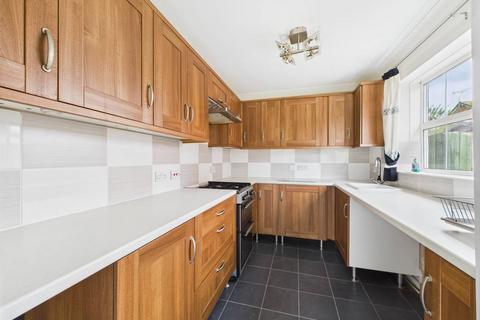 10 Broadstairs Close, Hull, HU8 9UR