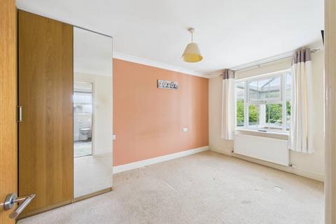 10 Broadstairs Close, Hull, HU8 9UR