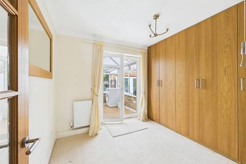 10 Broadstairs Close, Hull, HU8 9UR