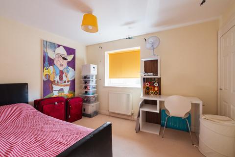 33a Godfreys Gardens, Bow, Crediton, EX17 6HT