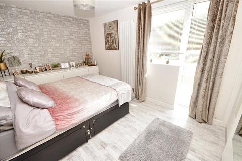 2 bedroom apartment for sale, Lawns Hall Close, Leeds, West Yorkshire