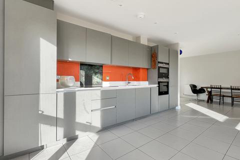 108 Hobson Avenue, Trumpington, Cambridge, CB2 9BE
