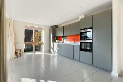 108 Hobson Avenue, Trumpington, Cambridge, CB2 9BE