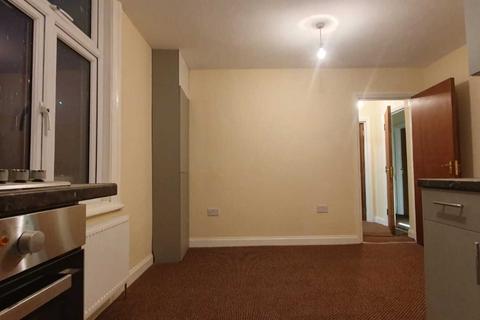 1 bedroom flat to rent, 243 Bath Road, Hounslow TW3