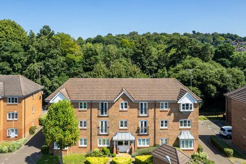 2 bedroom apartment for sale, Kingsfield Way, Redhill, RH1