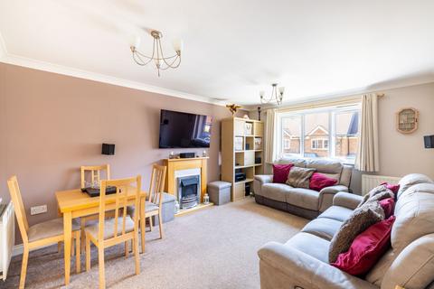 2 bedroom apartment for sale, Kingsfield Way, Redhill, RH1