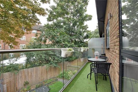 2 bedroom apartment for sale, Weigall Road, Lee, London, SE12