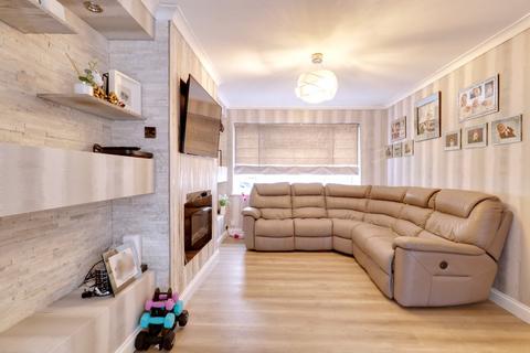 32 Stoke Road, Rainham, RM13 9SF